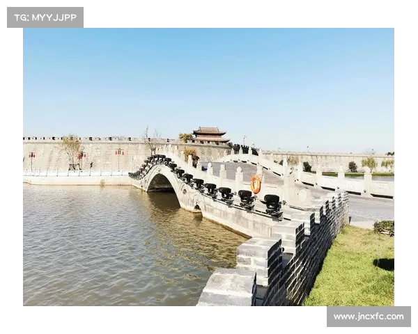享受枫叶飘落,自驾邯郸畅游广府古城 享受枫叶飘落,自驾邯郸畅游广府古城