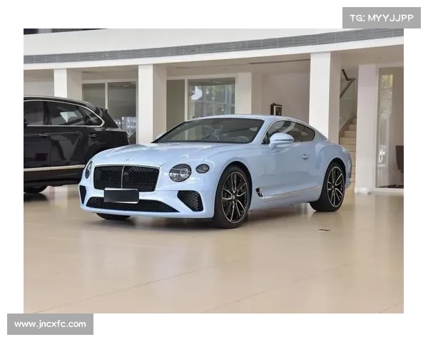 全新的宾利欧陆GT美呆了，用雕花水晶玻璃，82个LED大灯